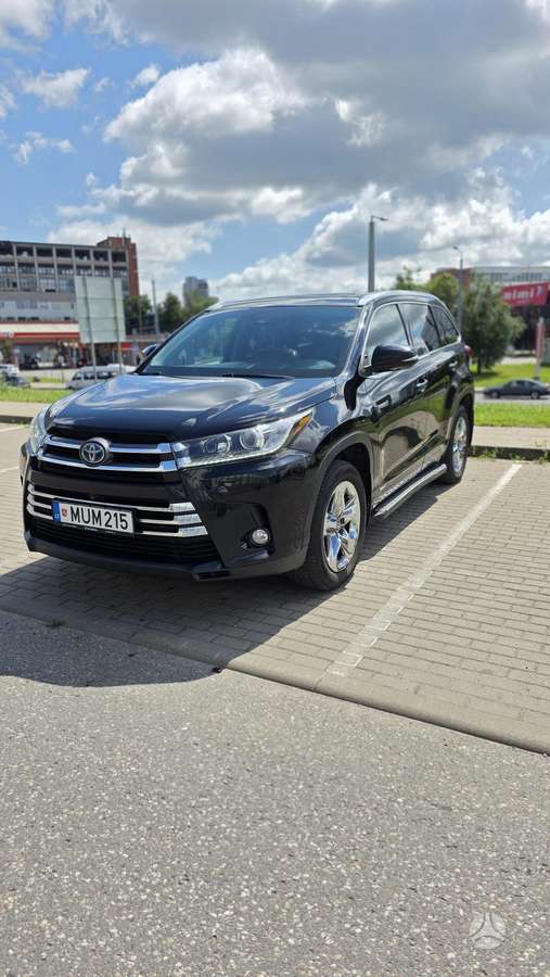 Toyota Highlander - 1