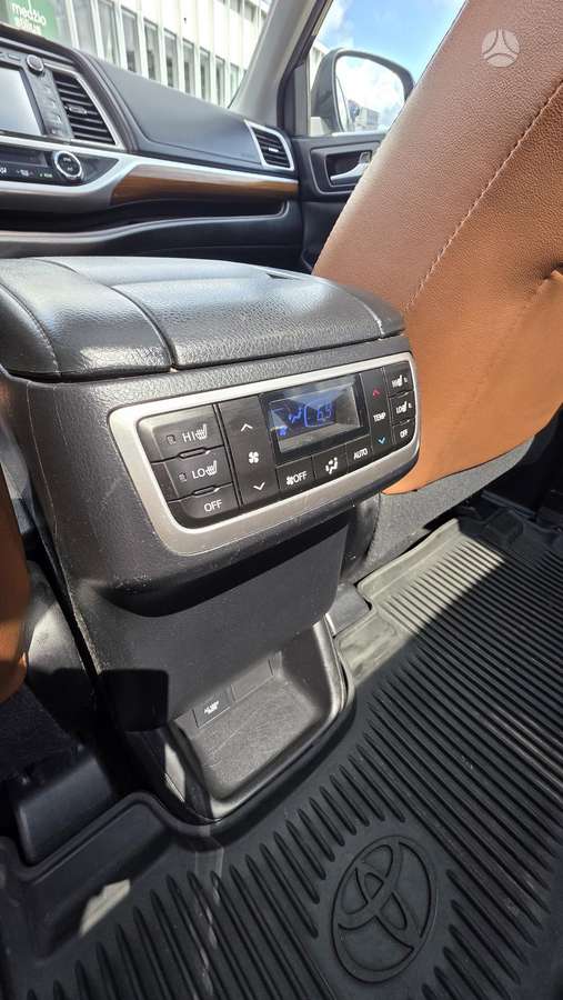 Toyota Highlander - 10