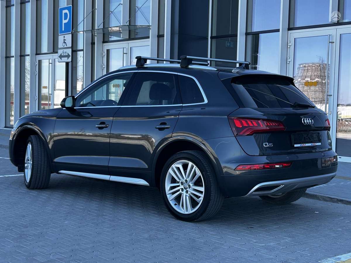 Audi Q5, 2.0 l., Минивэн