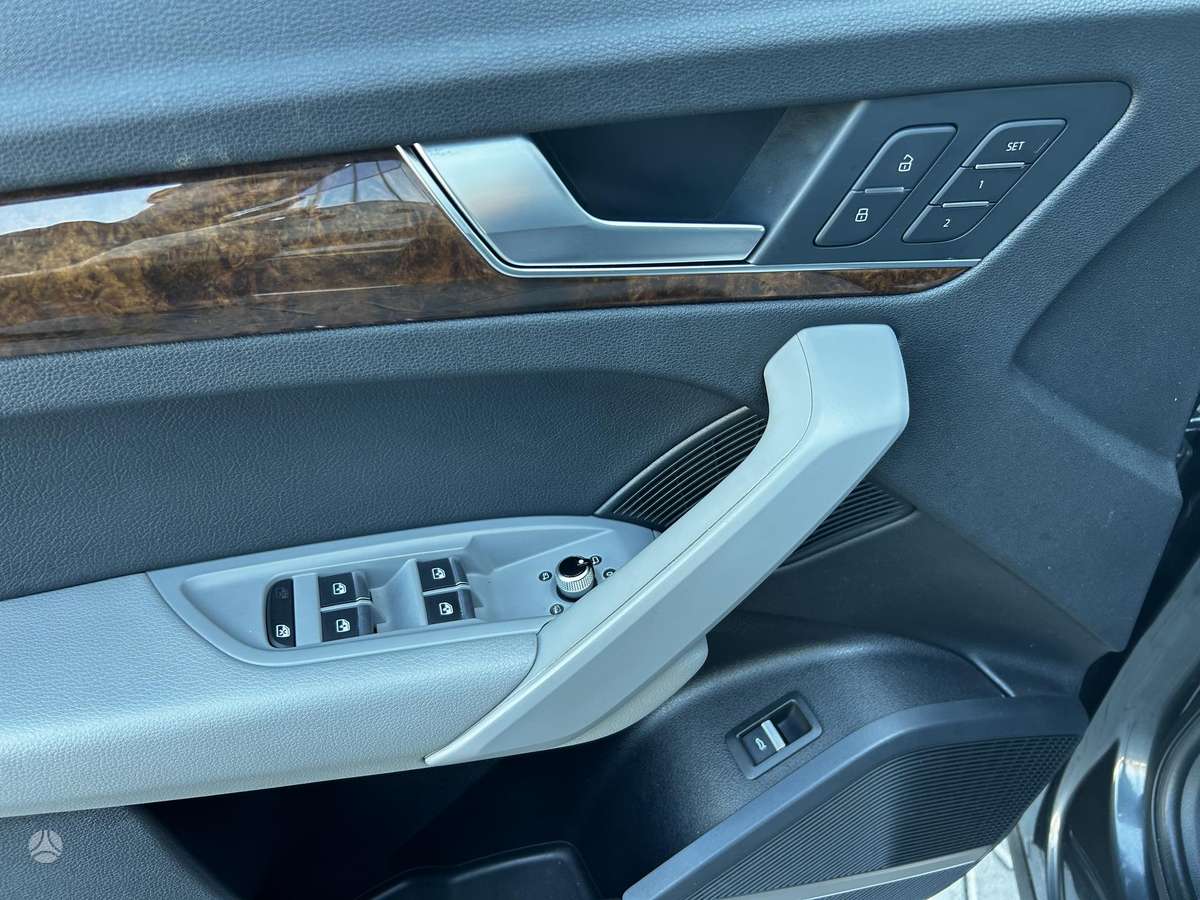 Audi Q5, 2.0 l., Минивэн