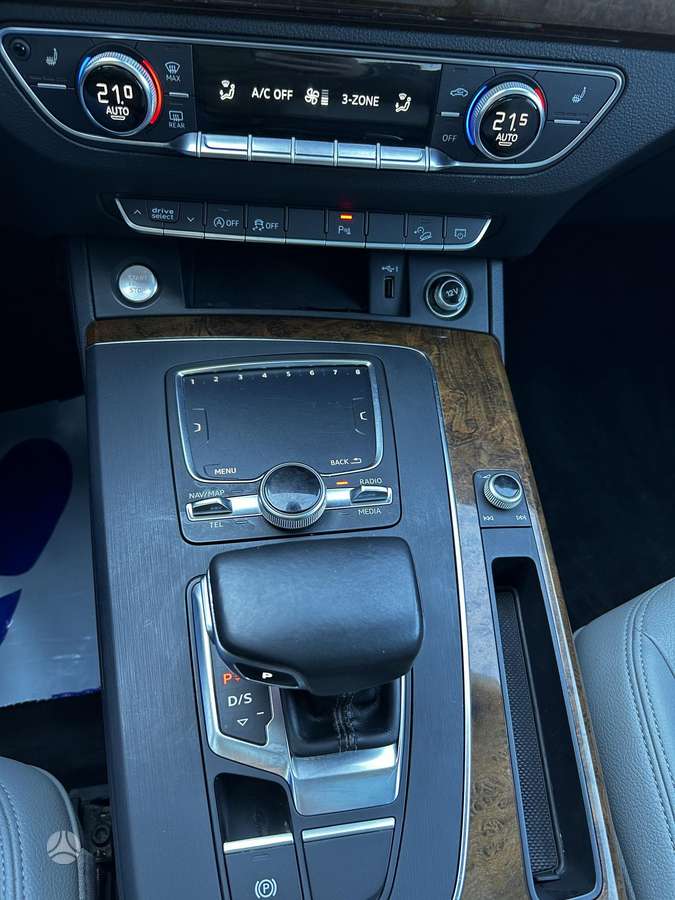 Audi Q5, 2.0 l., mpv / minivan