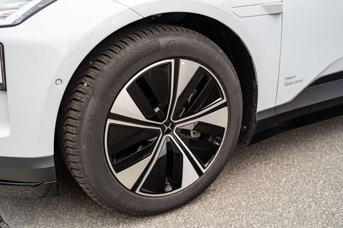 Polestar 4, 100 kWh, hatchback