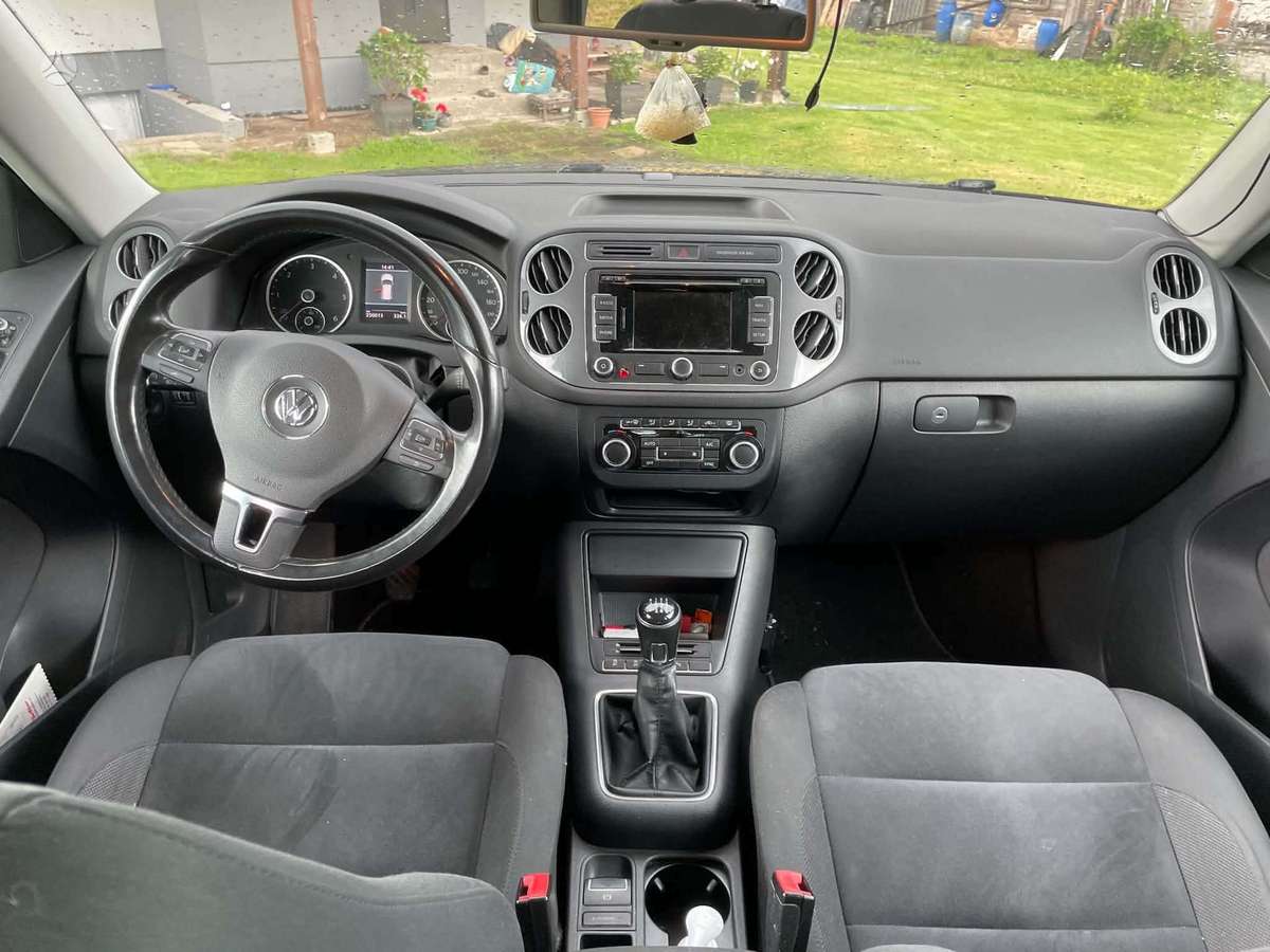 Volkswagen Tiguan - 10