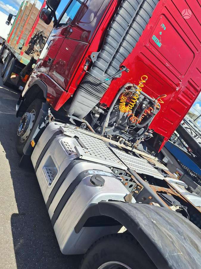 Volvo FH440, double sleeper