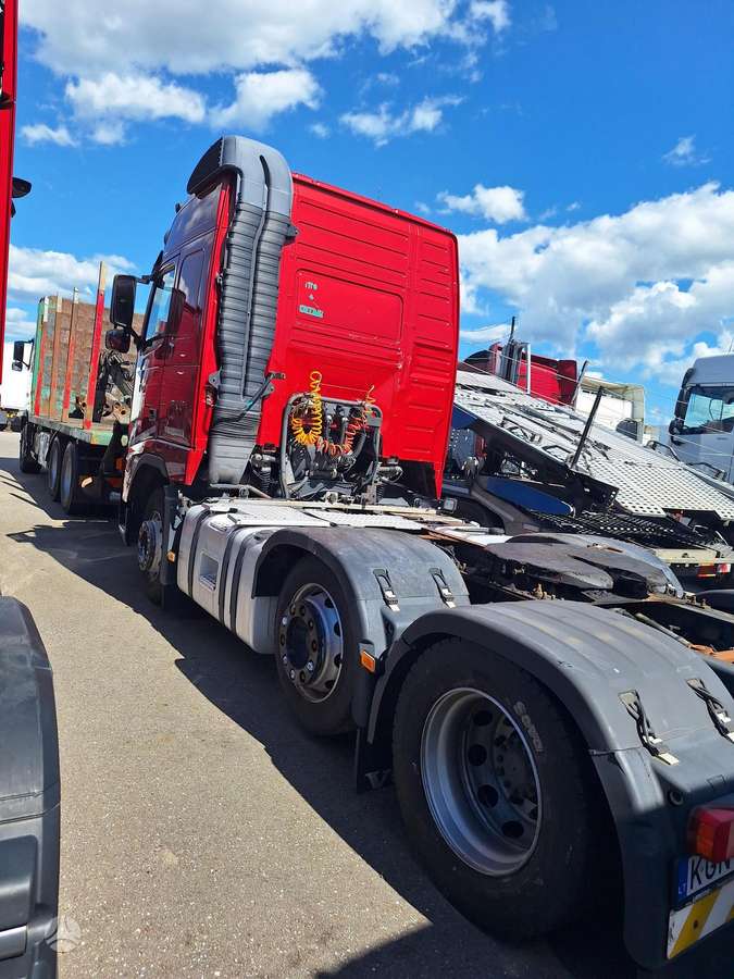 Volvo FH440, double sleeper