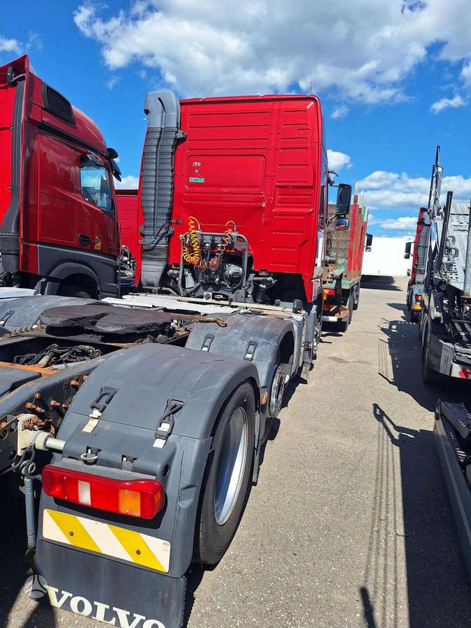 Volvo FH440, double sleeper