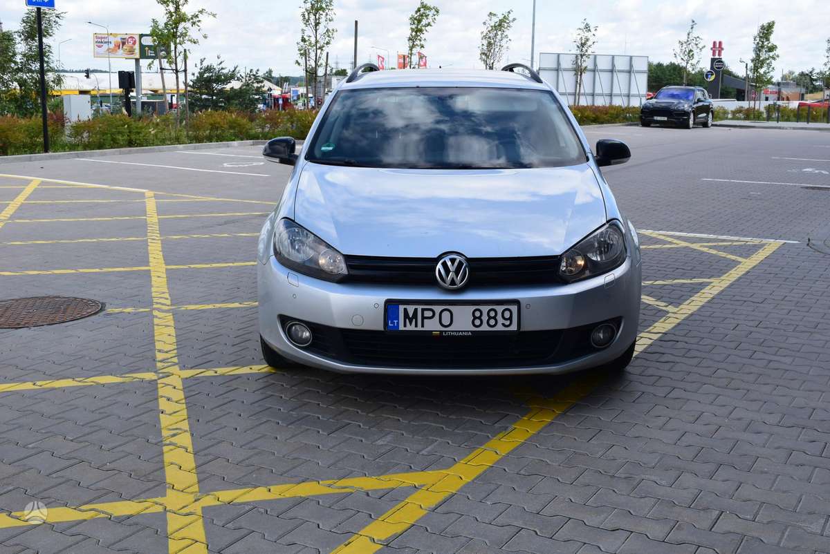Volkswagen Golf - 2