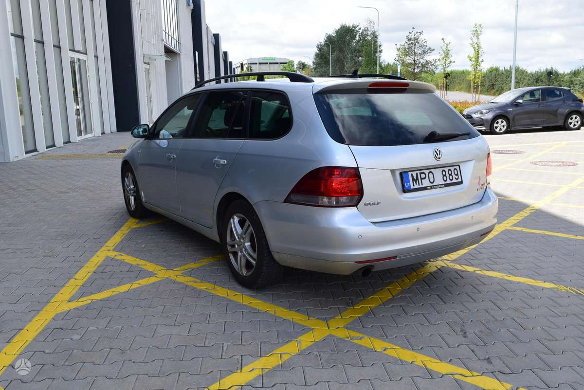 Volkswagen Golf - 5