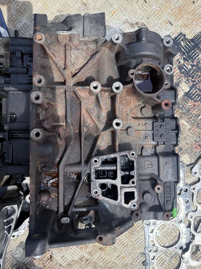 Audi Q5, CGLB, variklio detalės