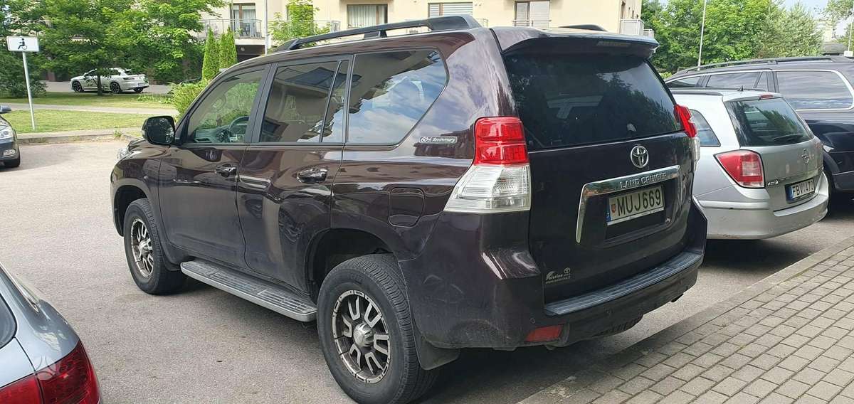 Toyota Land Cruiser Prado - 5