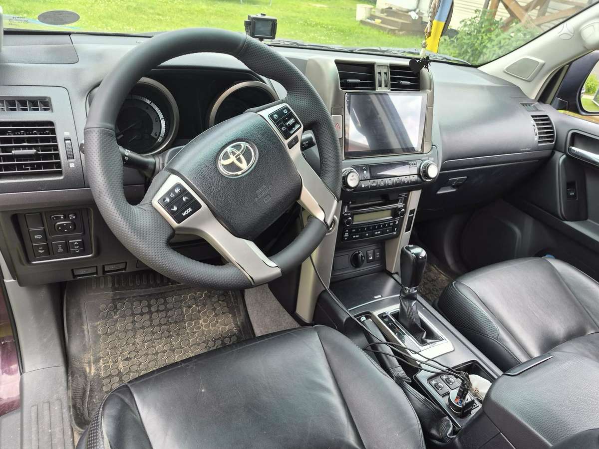 Toyota Land Cruiser Prado - 8