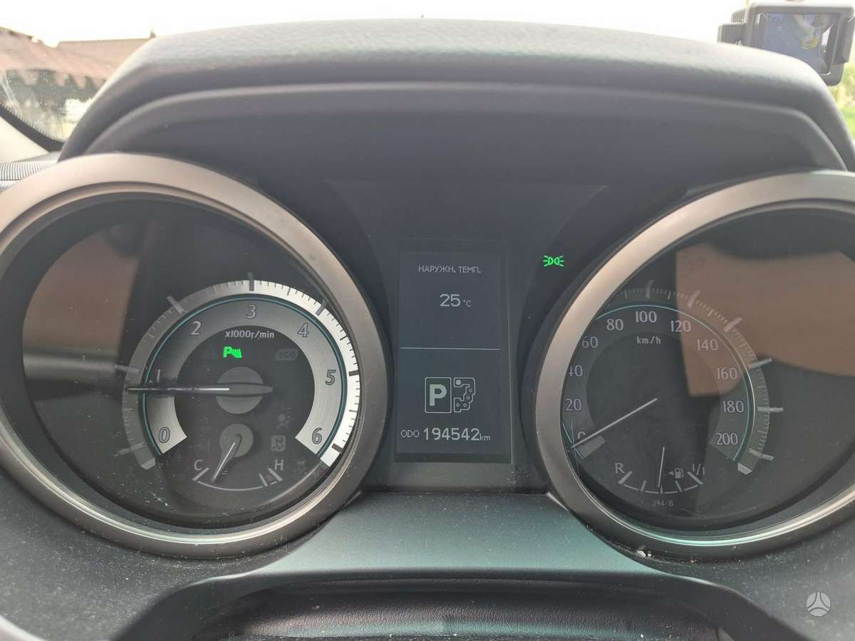 Toyota Land Cruiser Prado - 9
