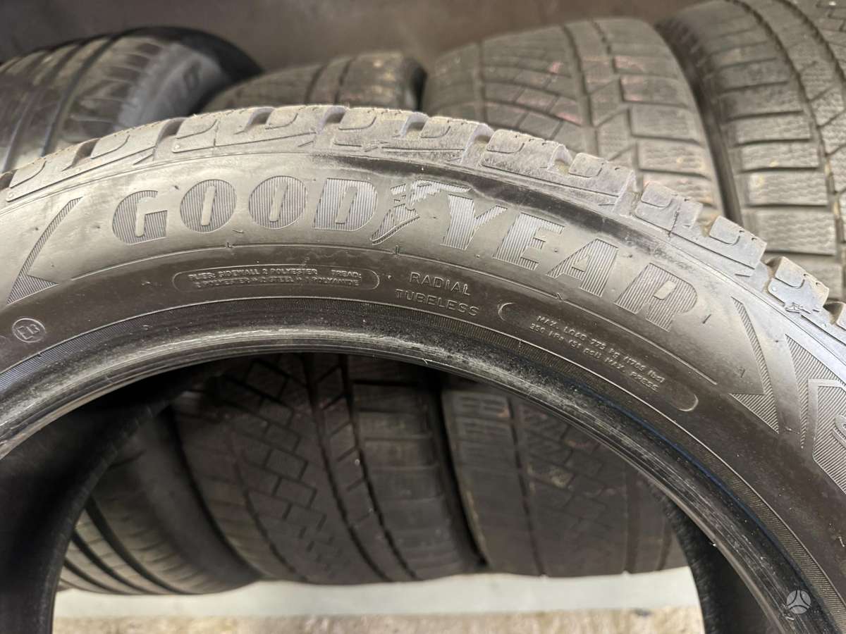 Goodyear Ultragrip performance, universalios 235/50 R19