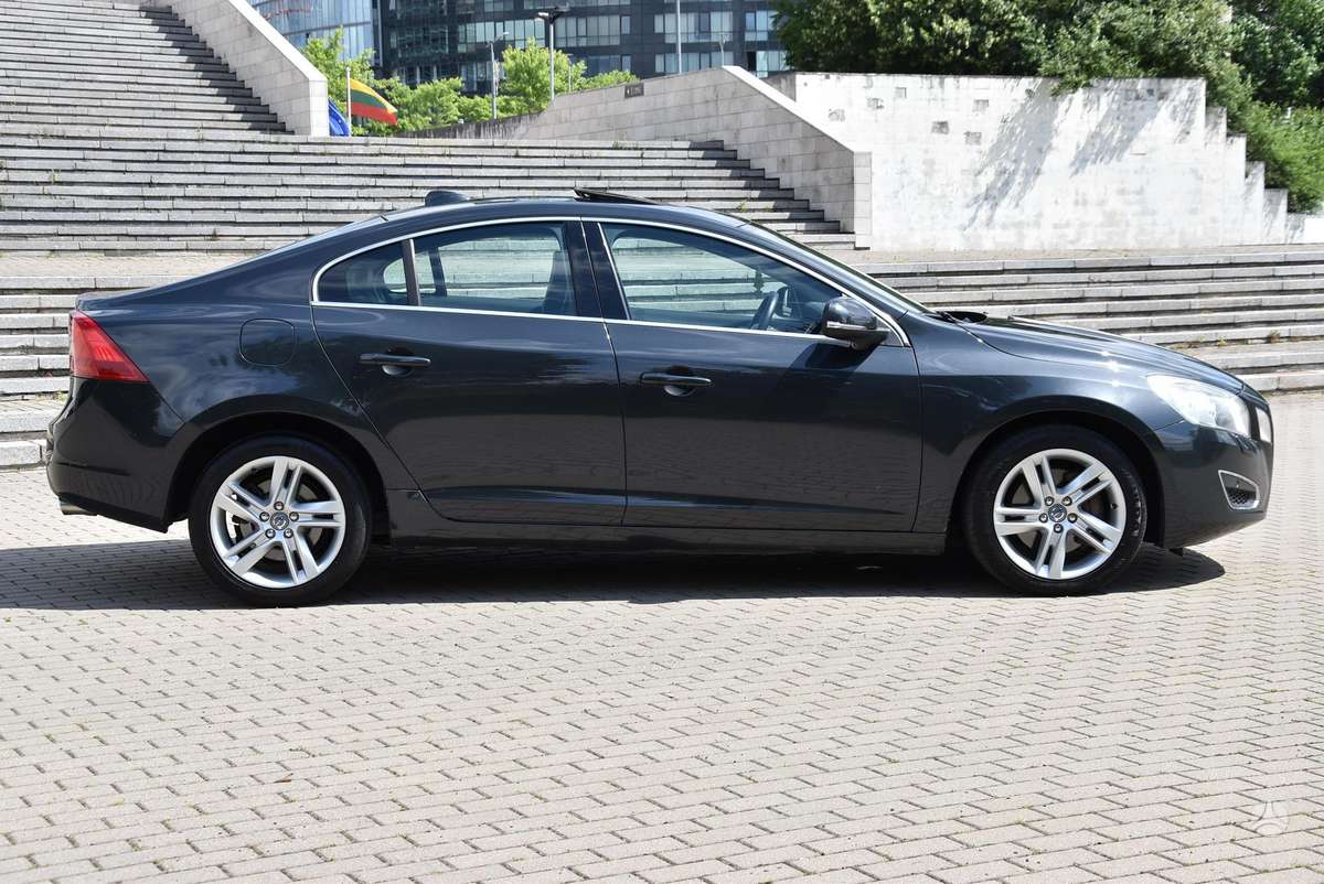 Volvo S60, 2.4 l., Седан