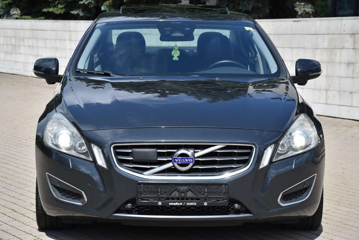 Volvo S60, 2.4 l., Седан