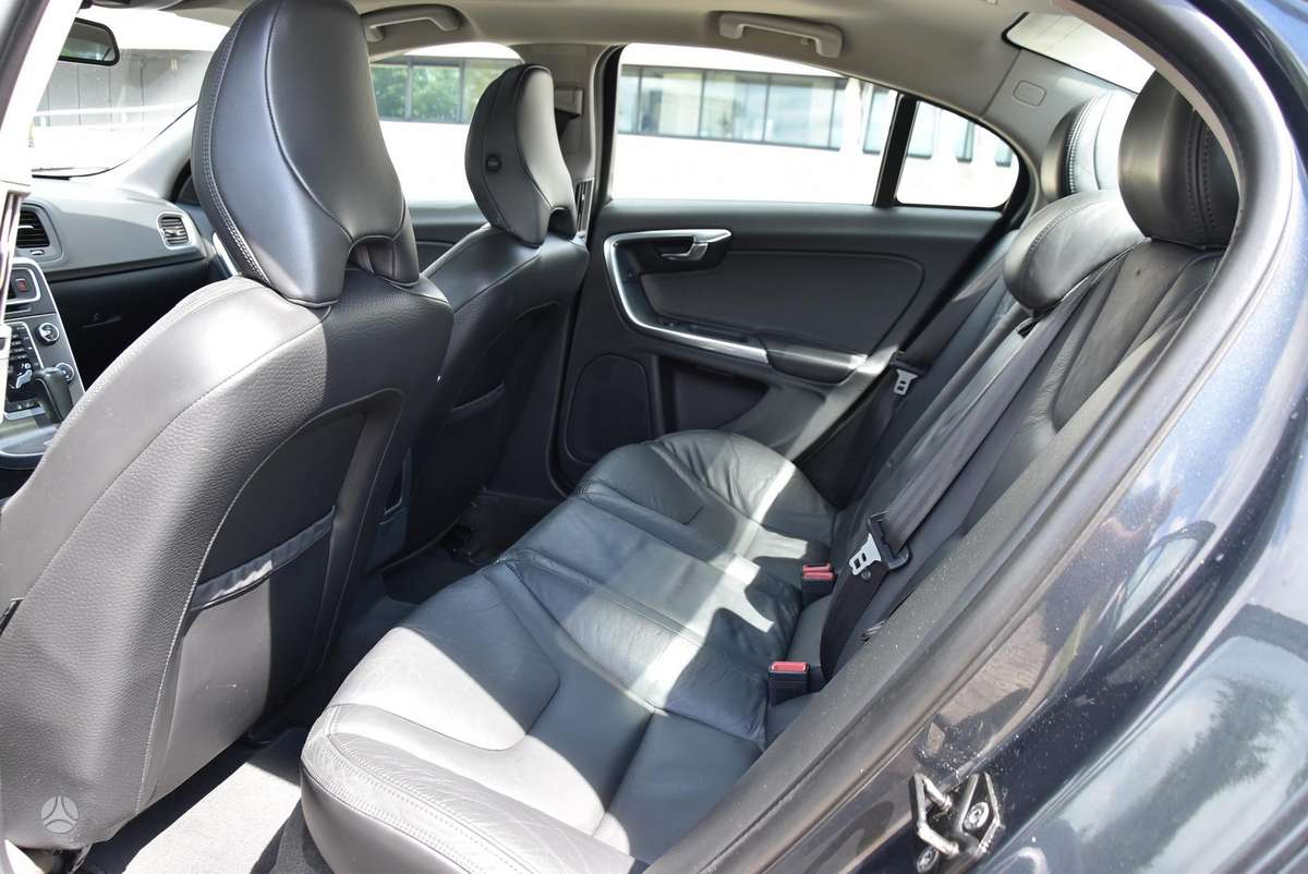 Volvo S60, 2.4 l., Седан