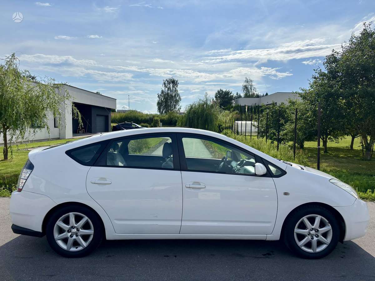 Toyota Prius - 2