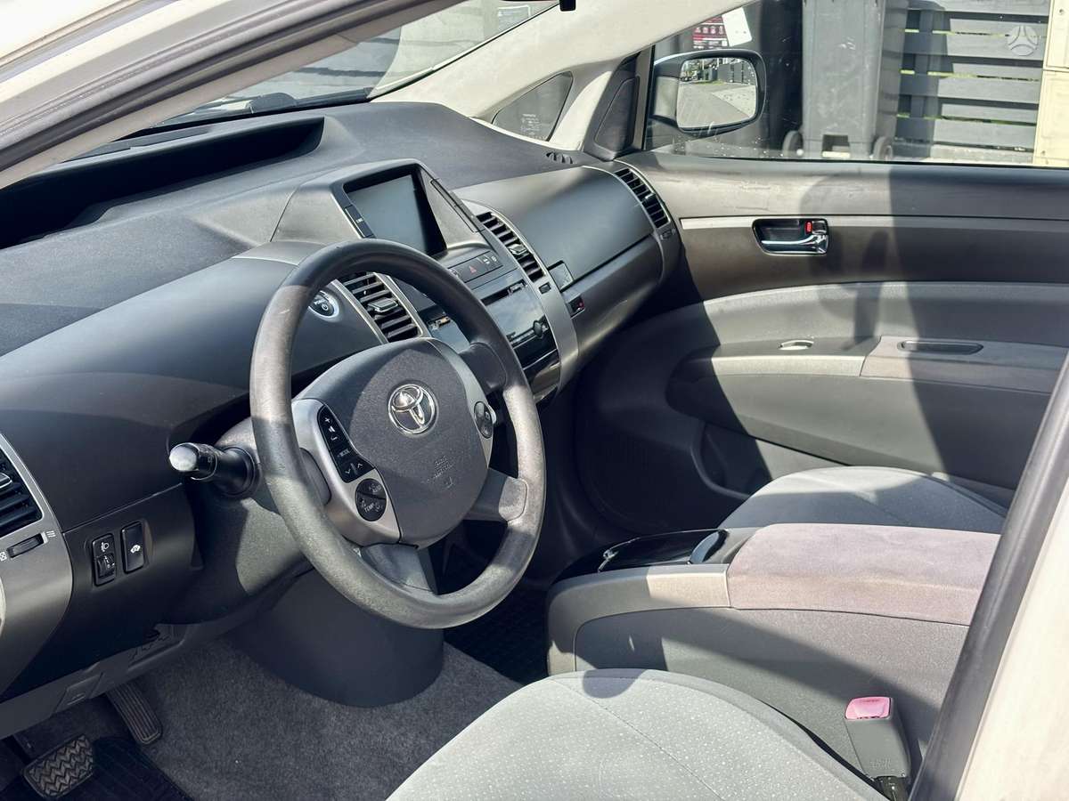 Toyota Prius - 8
