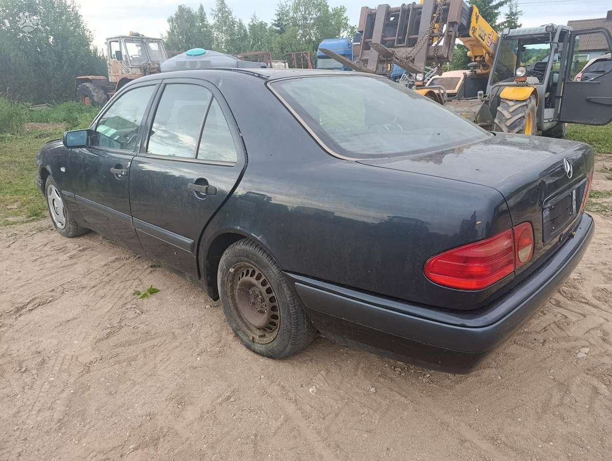 Mercedes-Benz C220 по частям