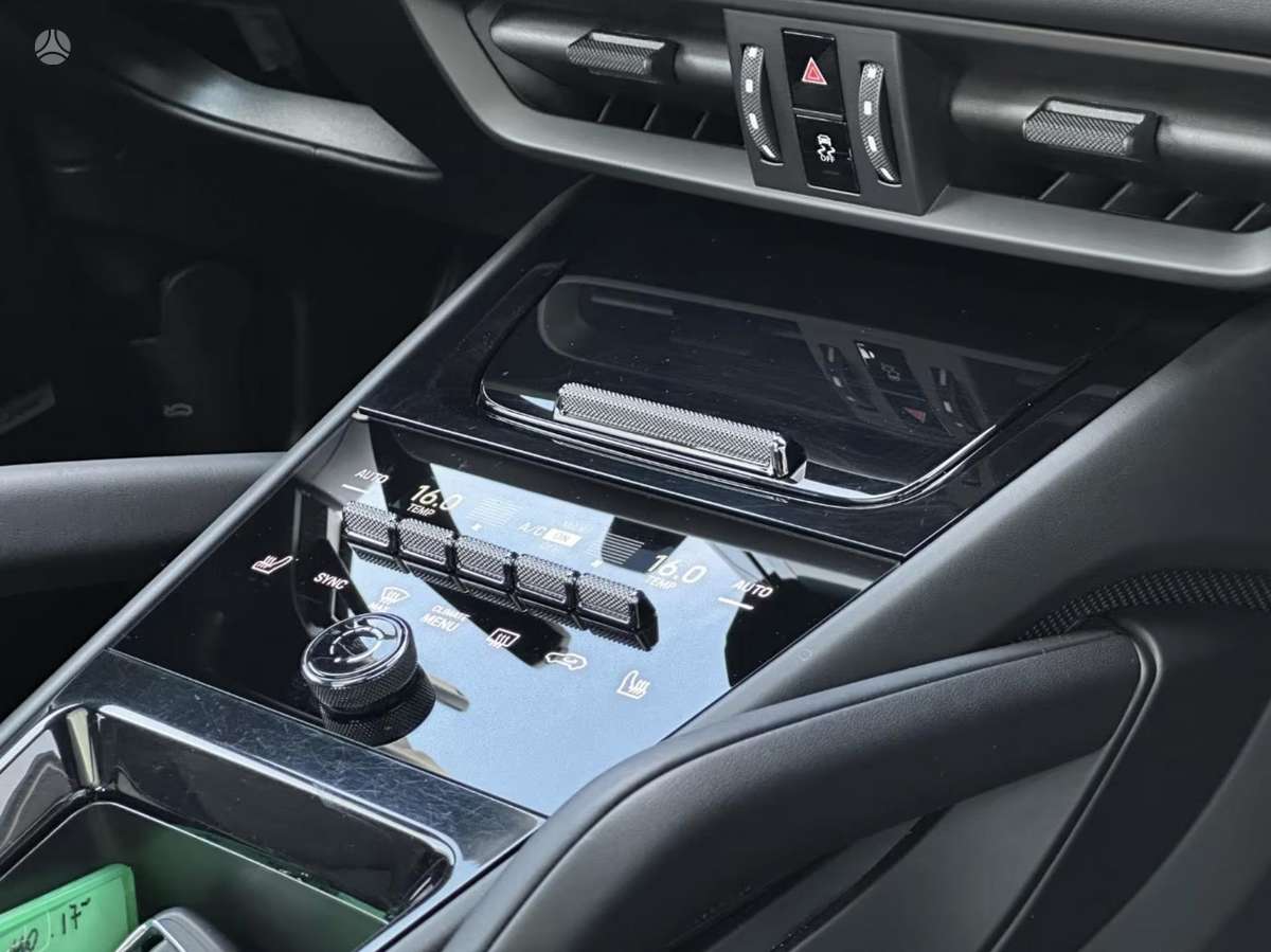 Porsche Cayenne - 12