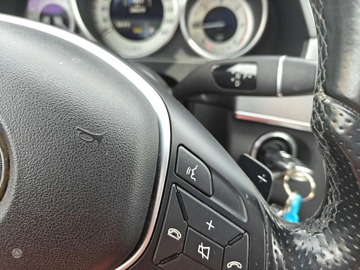 Mercedes-Benz E200, 2.1 l., Универсал