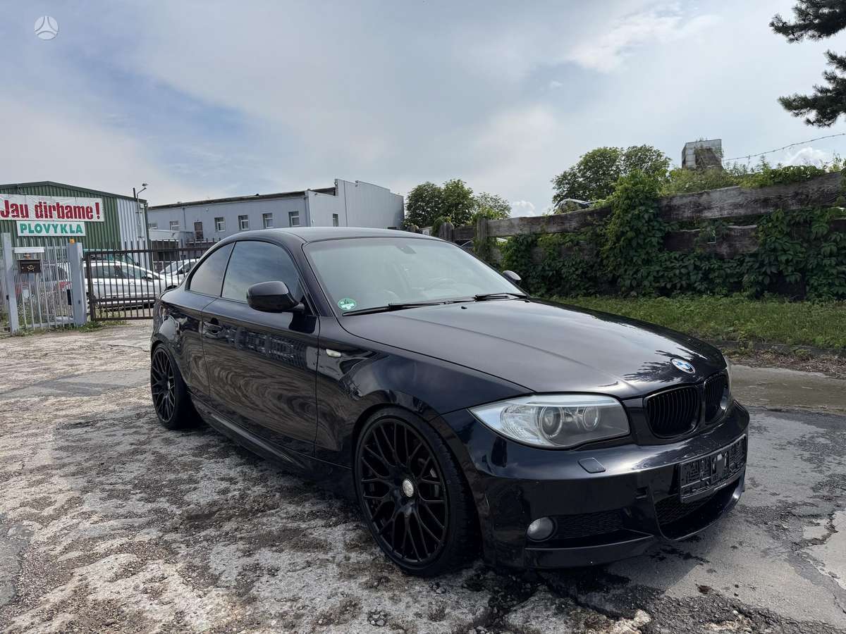 BMW 123, coupe