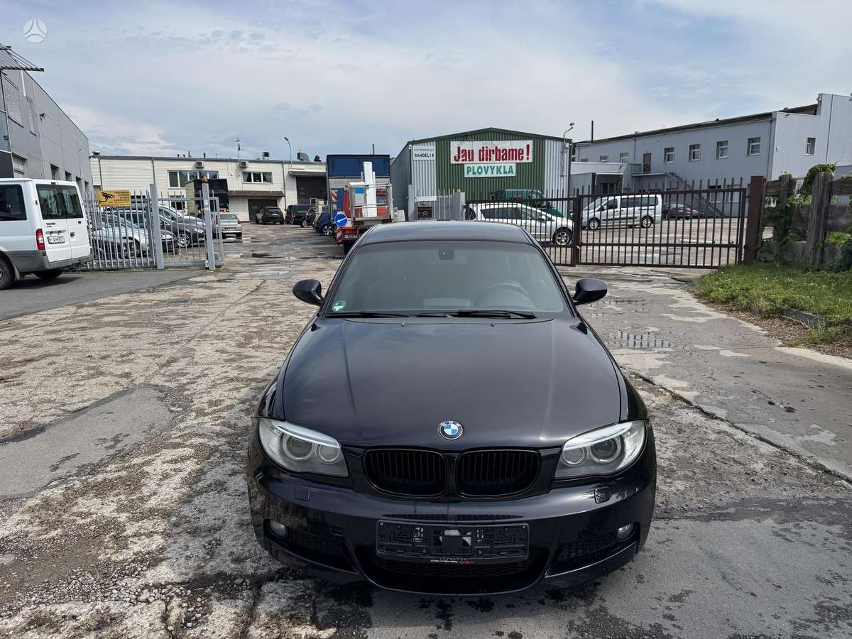BMW 123, coupe