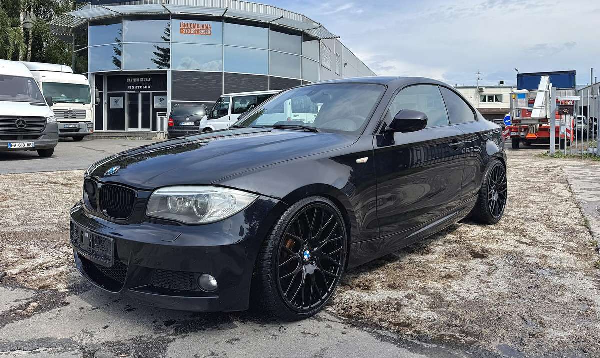 BMW 123, coupe
