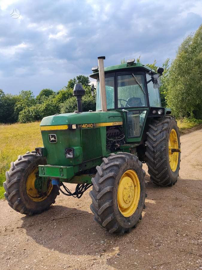 John Deere 4040, traktoriai