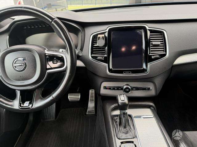 Volvo XC90 - 9