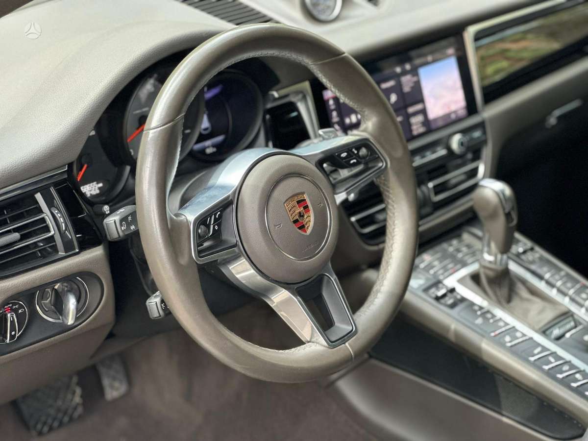 Porsche Macan - 9