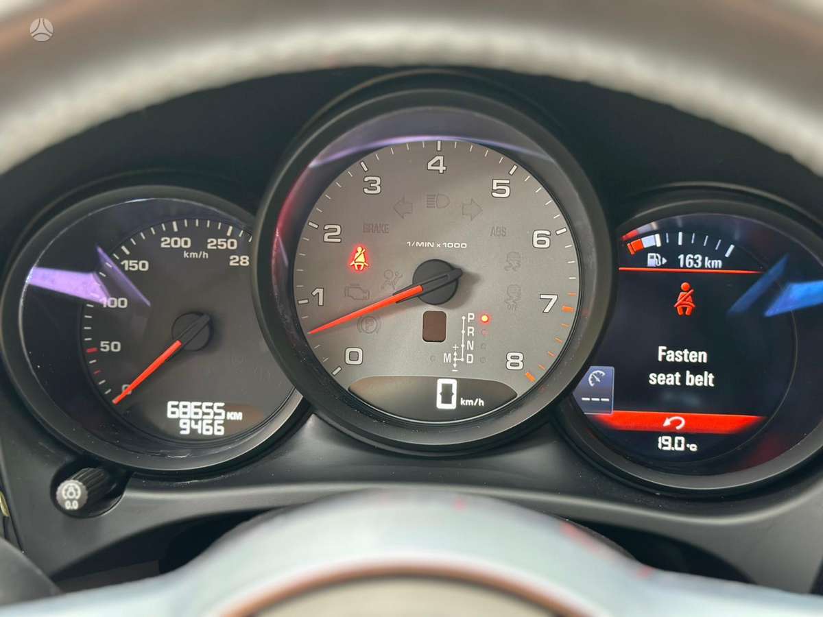 Porsche Macan - 10