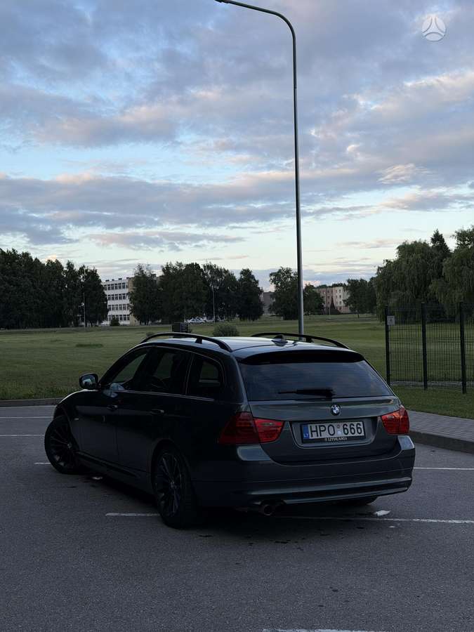 BMW 325, 3.0 l., wagon
