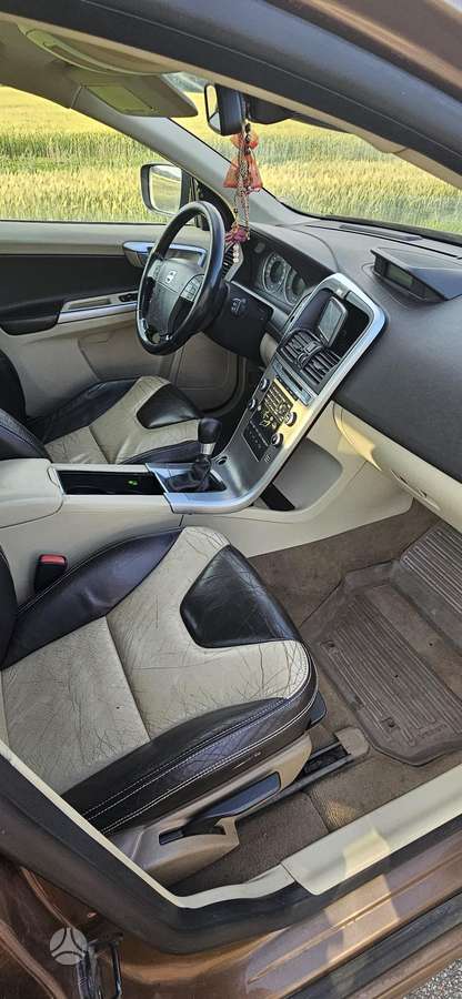 Volvo XC60 - 11