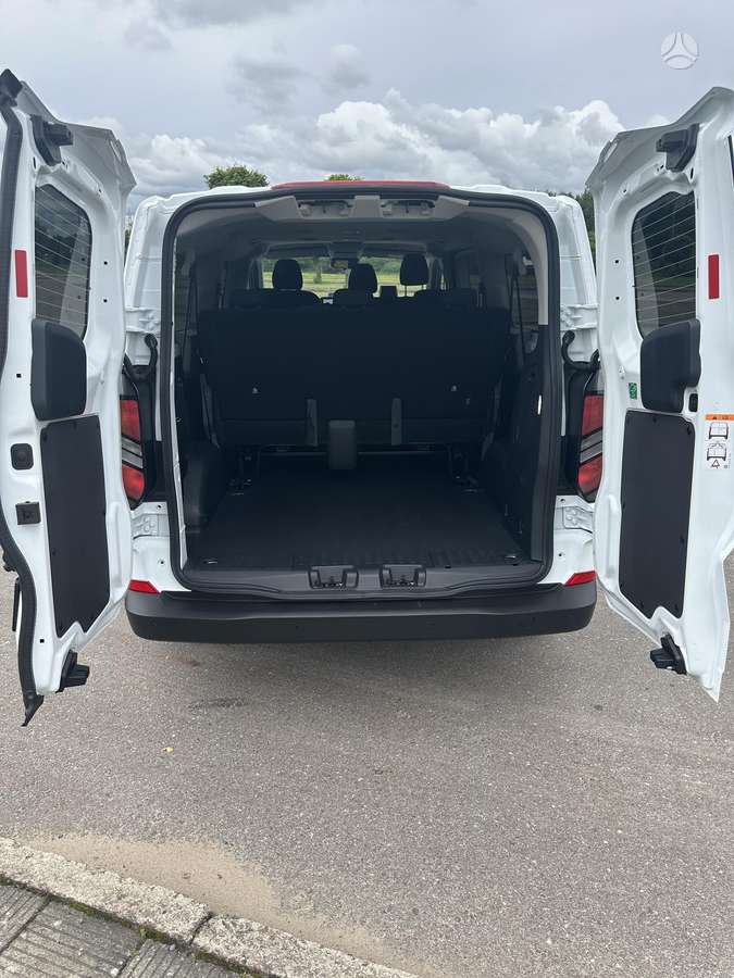 Ford Transit Custom, keleivinis mikroautobusas