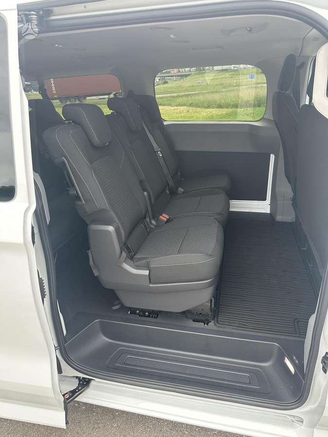 Ford Transit Custom, keleivinis mikroautobusas