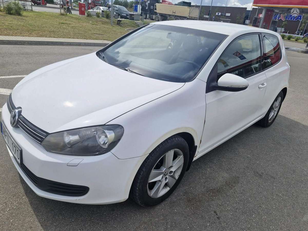 Volkswagen Golf - 2