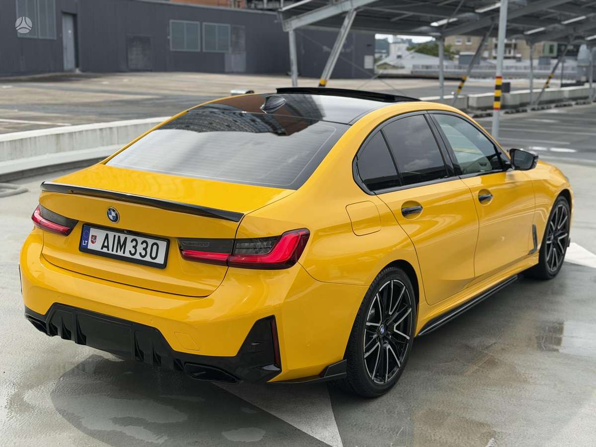 BMW 330, 2.0 l., Седан