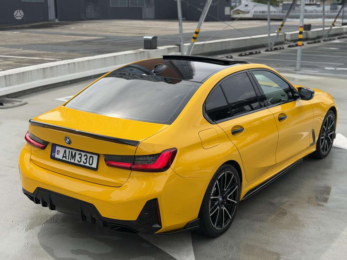 BMW 330, 2.0 l., Седан