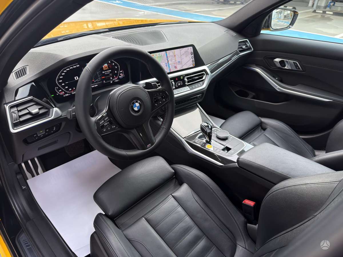 BMW 330, 2.0 l., Седан