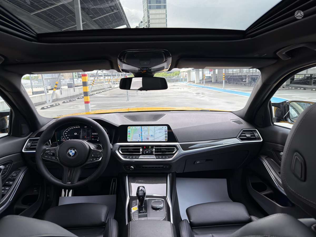 BMW 330, 2.0 l., Седан