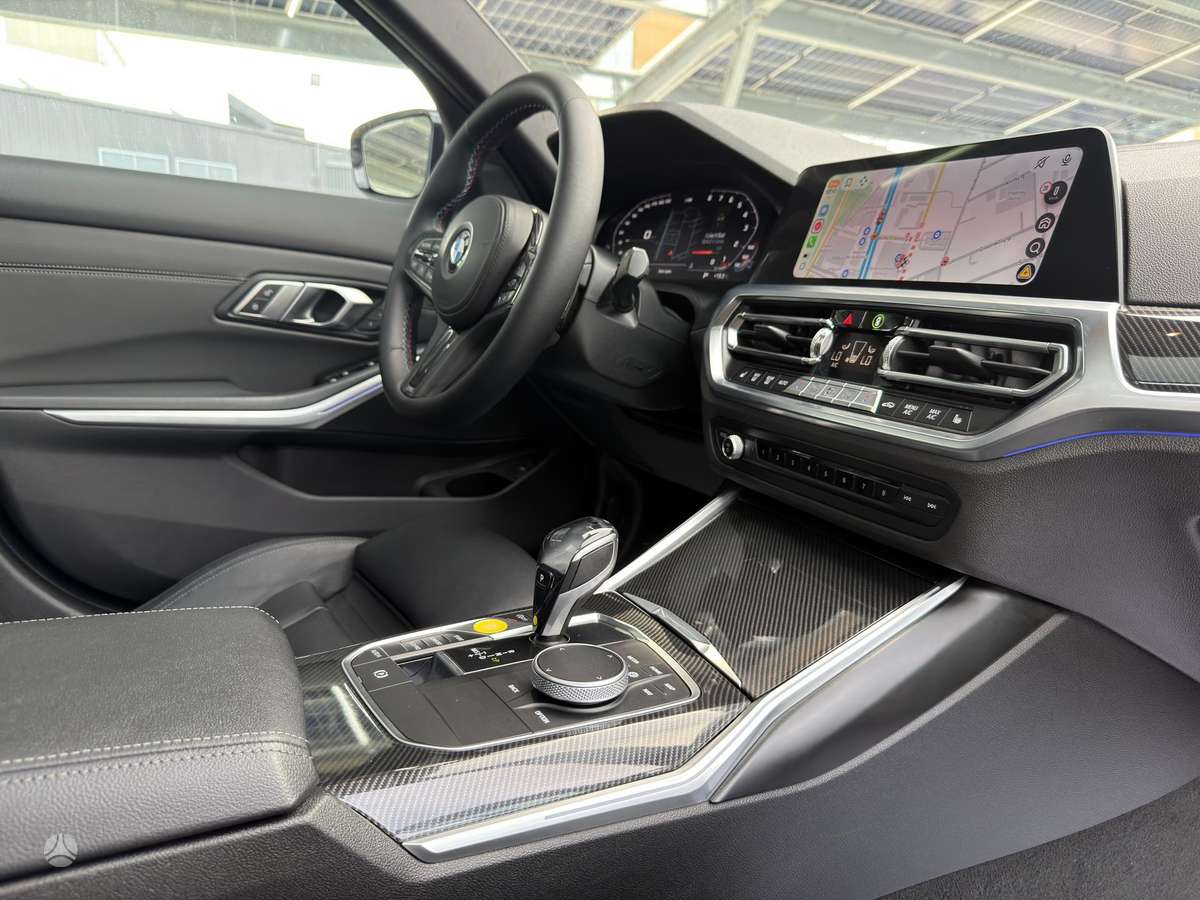 BMW 330, 2.0 l., Седан