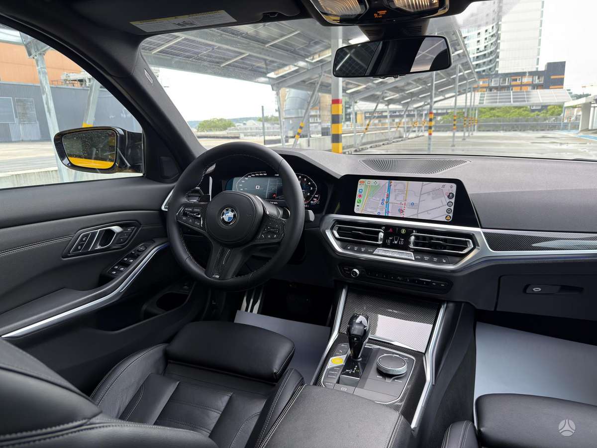 BMW 330, 2.0 l., Седан
