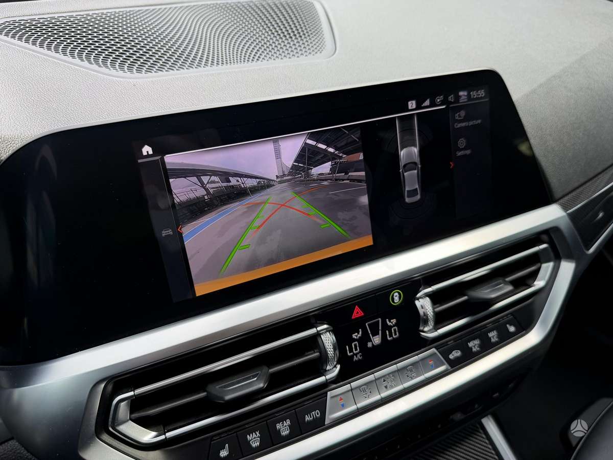 BMW 330, 2.0 l., Седан