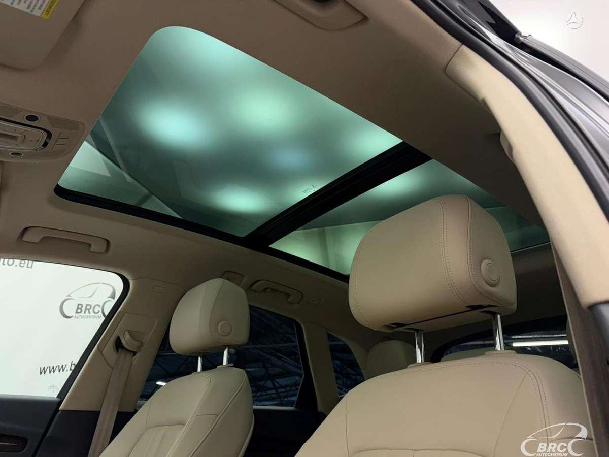 Audi Q5, 2.0 l., off-road / crossover
