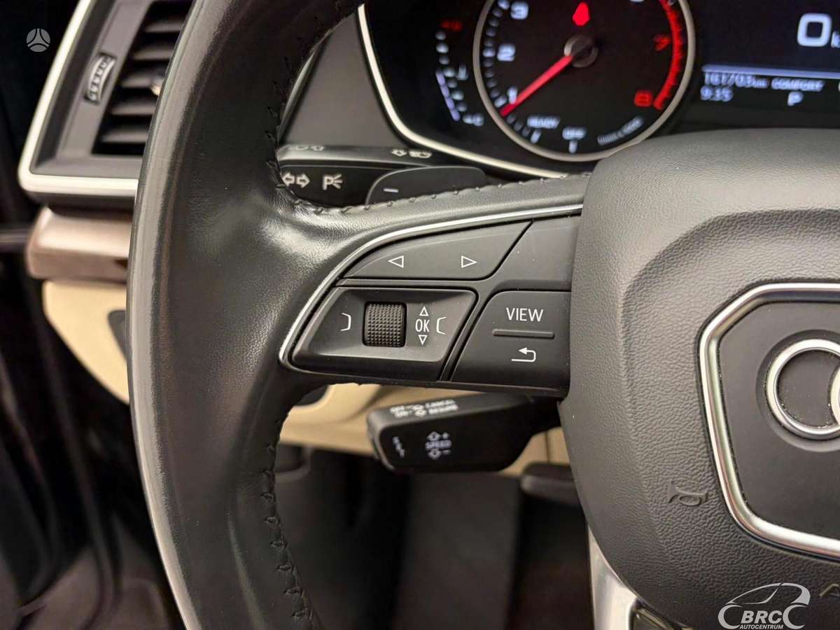 Audi Q5, 2.0 l., off-road / crossover