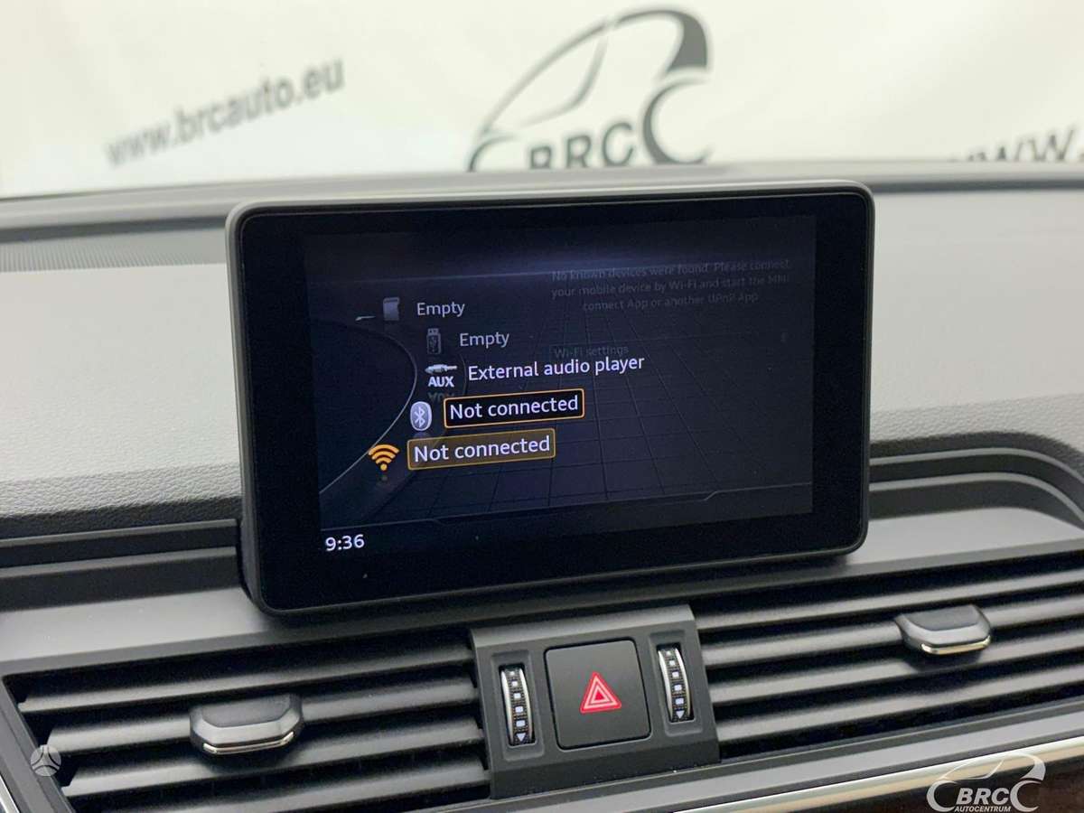 Audi Q5, 2.0 l., off-road / crossover