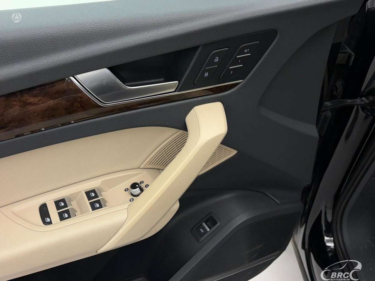 Audi Q5, 2.0 l., off-road / crossover