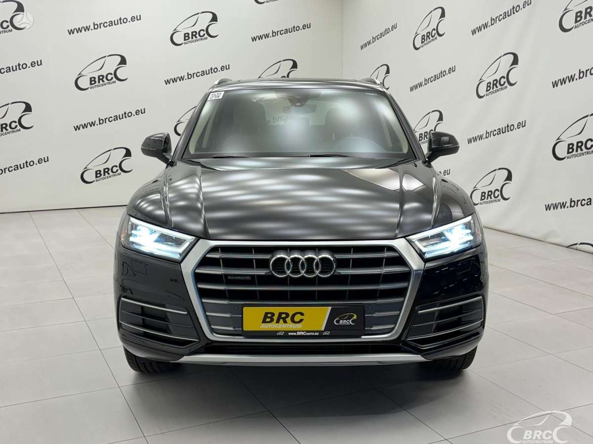 Audi Q5, 2.0 l., off-road / crossover