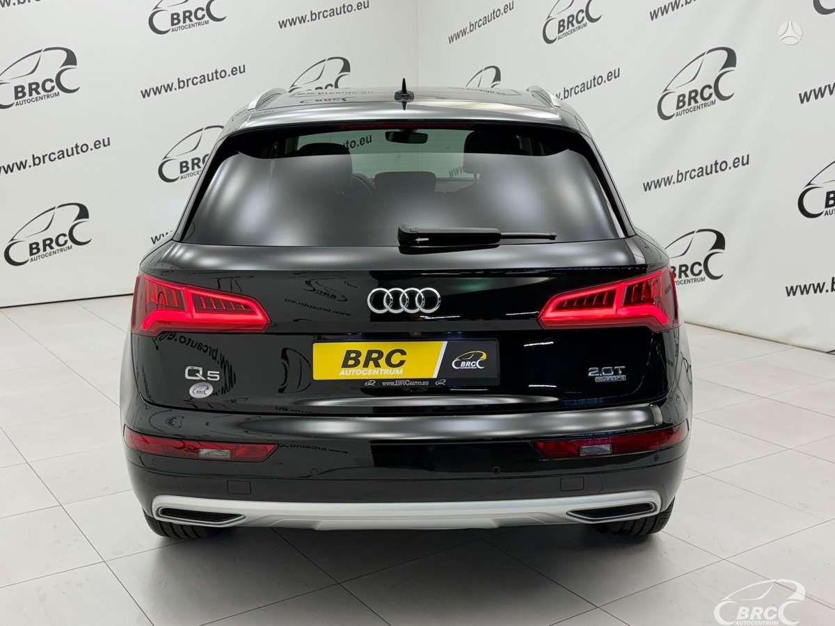 Audi Q5, 2.0 l., off-road / crossover